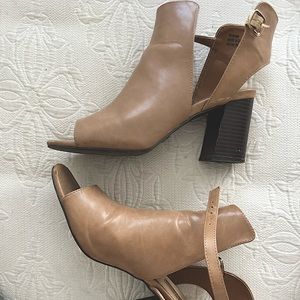 Camel peep toe heeled booties in womens size 10